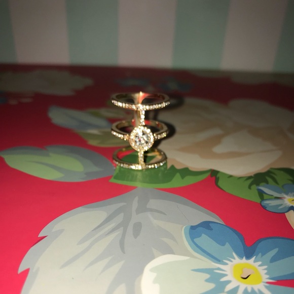 Gold Ring - Picture 2 of 2